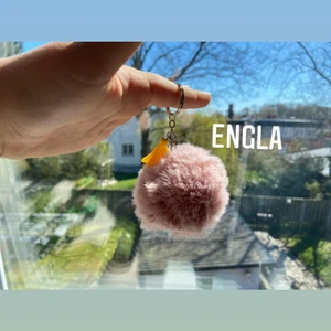 Nyckelring - Rosa med en banan berlock 