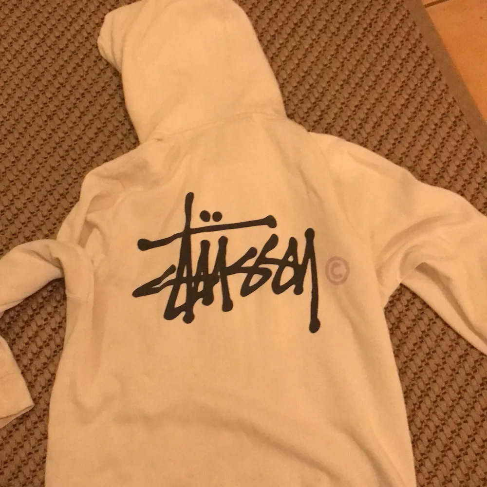 Stussy hoodie storlek s använt mycket. Hoodies.