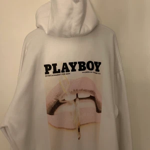 Playboy hoodie - Jättesnygg Hoodie från Playboy (missguided). Den är lite nopprig men funkar absolut. Köparen står för frakt.