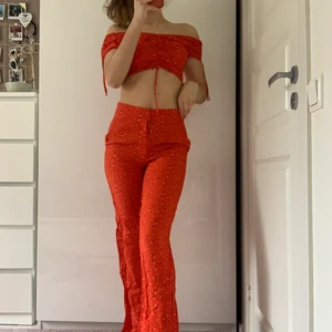 Elsa x Bik bok set kollektion - Sjukt snyggt somrigt set från Bik bok x Elsa. Använd 2 gånger. Perfekt till midsommar eller varma sommardagar 🌻 Skick: 9/10