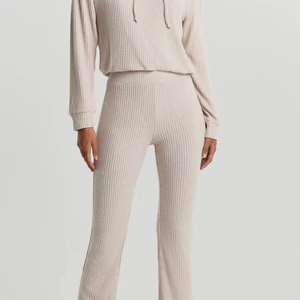 Jätteskön mjukis sätt  - Har nästan ingen användning av den tyvär. Storlek XS men passar även S