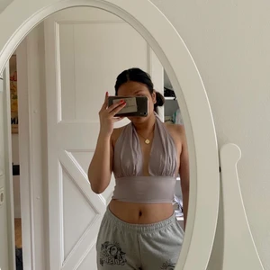 halterneck topp! - köptes från shein i storlek s/36/us4, sitter bra, tunt material dock, passar bra till sommaren! 