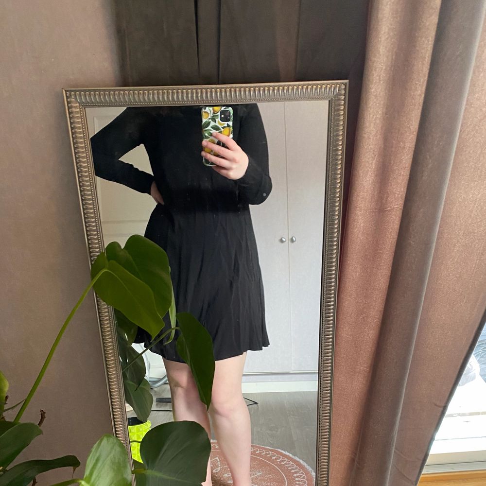 Svart långärmad klänning Gina tricot 36 | Plick Second Hand
