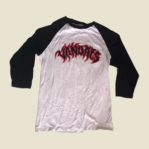 Valient Baseball Tee - 🪞Baseball Tee med tryck fram. 🪞5/5 skick. 