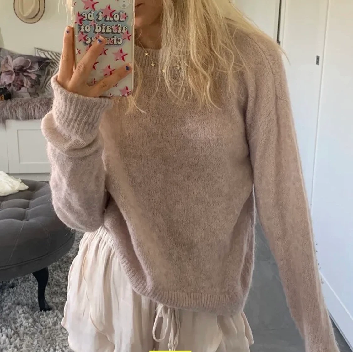 En super fin mysig stickad tröja. Som ny - 90