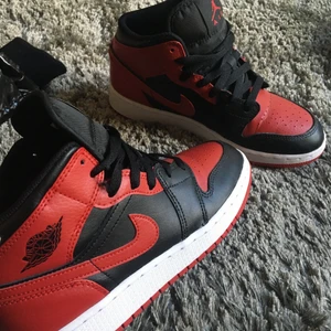Jordans  - Säljer mina jordans i storlek 38 dom är fräscha och endast används några gånger