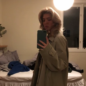 Kappa - Beige kappa. Jätte snygg. Lite översized.