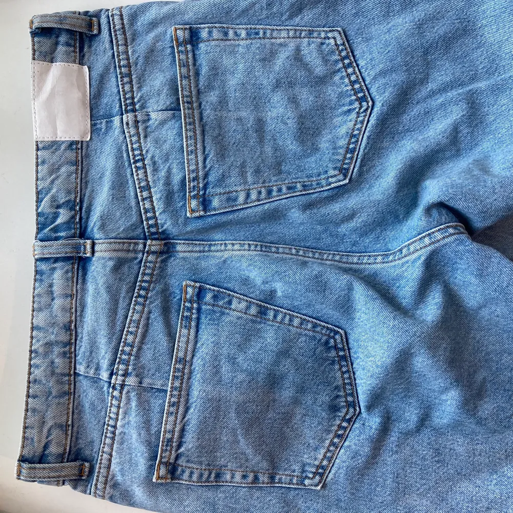 Jeans från weekday - modell ACE - storlek 25/32, i nyskick - endast använda ett fåtal gånger. Jeans & Byxor.
