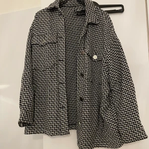 Zara jacka  - Endast provad. Nypris 600kr. Strl S