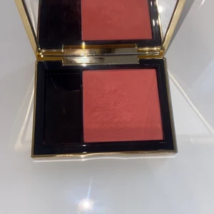 ROUGE - estee lauder  - -