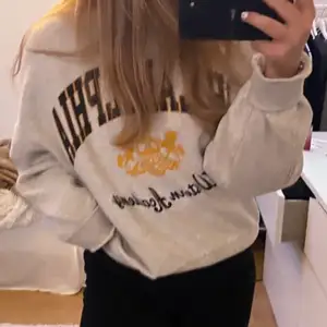  sweatshirt från Carlings. Nypris 450kr säljer för 100kr + Frakt!!🤍 