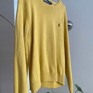 Super cosy yellow sweater from Ralph Lauren 