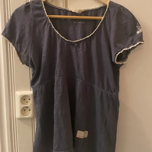 Blus från Odd Molly - Säljer min blus från Odd Molly som är för liten för mig. 