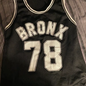 Enkelt snyggt Basketlinne  - Helt nytt Svart basketlinnen 