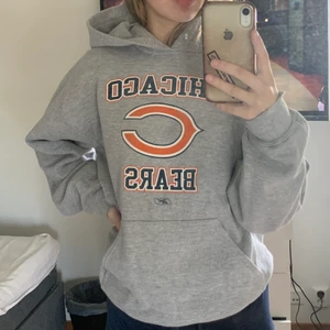 Hoodie - Grå hoodie jag köpt secondhand. Använd tyvärr ej längre så därför säljer jag den. Köparen står för frakten💞💞