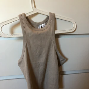 Topp - Topp från H&M. Köpte för 99 säljer för 40