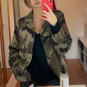 Kamouflage jacka  - Jätte snygg kamouflage jacka i jätte bra skick. 