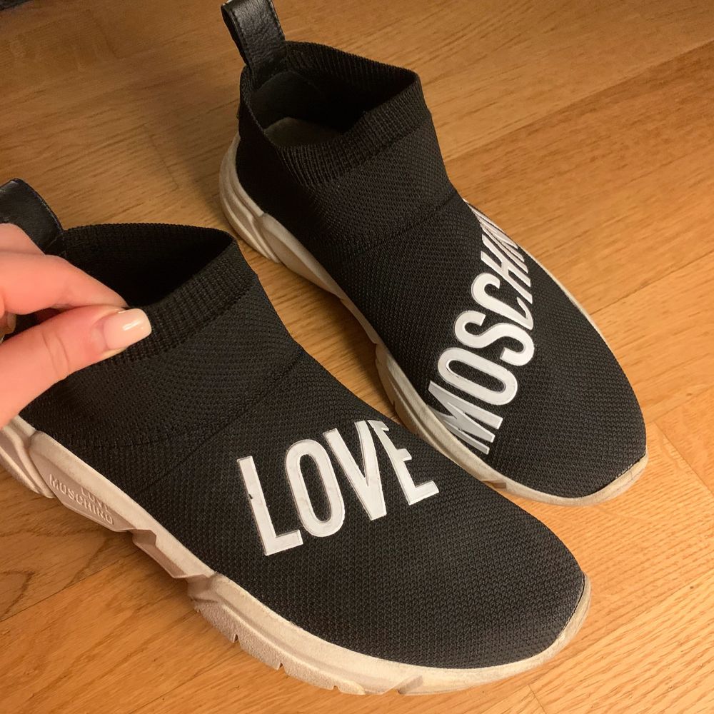 Moshino sneakers - Skor | Plick Second Hand