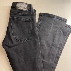 Crocker jeans  - Fina lågmidjade crocker jeans. Säljer då dom är för små💞