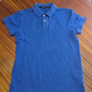 Ganska mörkblå - Mörkblå gant piké storlek s. 29 kr. Samfraktar vid köp av flera varor för 66 kr📦💕