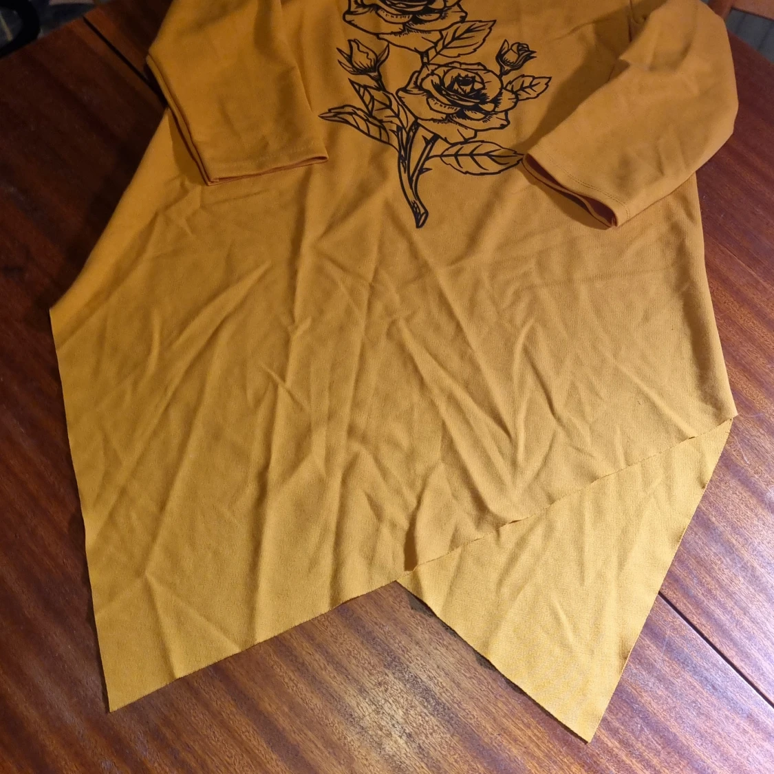 Asymmetrisk tröja/tunika/klänning - 90