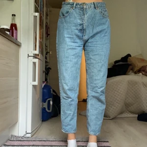 ZARA jeans - Stlr 42. Bra passform 