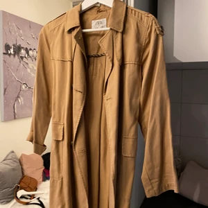 Kappa från Zara  - Storlek 140 och är för barn 