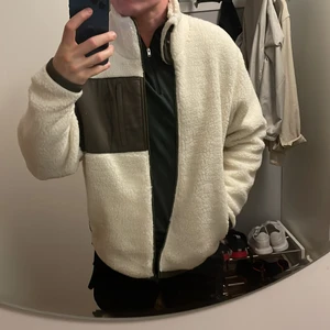 Gant jacka. Storlek: large - Aldrig använd gant jacka fleece, nypris 2500kr