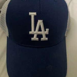 Mörk blå LA Keps - Mörkblå LA keps 