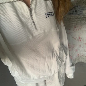 Sweatshirt - Cool sweatshirt köpt på brandy melville i Schweiz! 💗