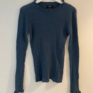 Glittrig tröja - SOAKED - Superfin glittrig tröja från SOAKED! Passar både för party eller vardags. Använd några få gånger. 🙂 