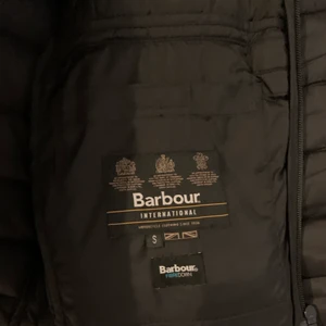 Vinterjacka Barbour - Barbour jacka i storlek S. Använd endast 1 vinter. Nypris 2500. Köparen står för frakten. 