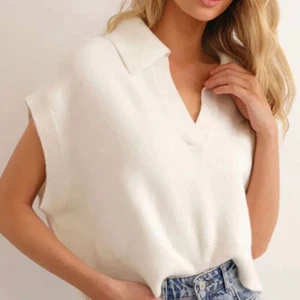 Super fin väst från Chiquelle - Jättefin väst från Chiquelle som tyvärr inte kommer till användning längre då jag har en liknande. Väldigt mjuk och skön! 🥰