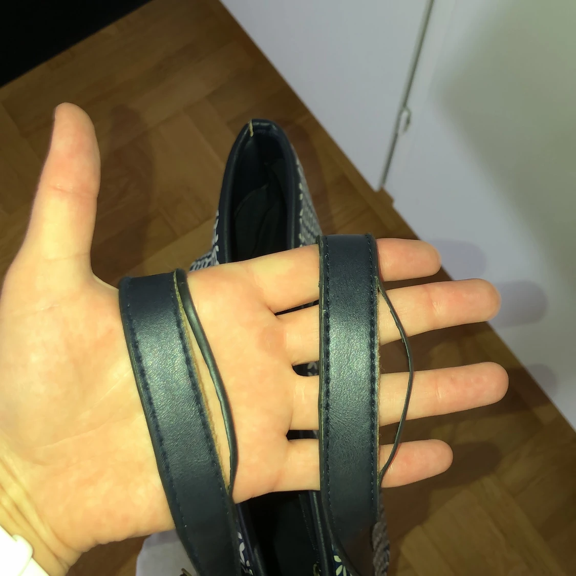 Blå mönstrad handväska - 91