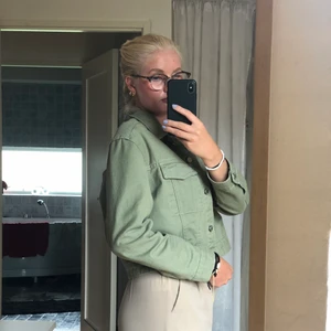 Jeansjacka grön  - Använt typ 3ggr❤️