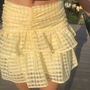 Volangkjol - Superfin och helt ny kjol från Gina! Lappar kvar, nypris 400 💕