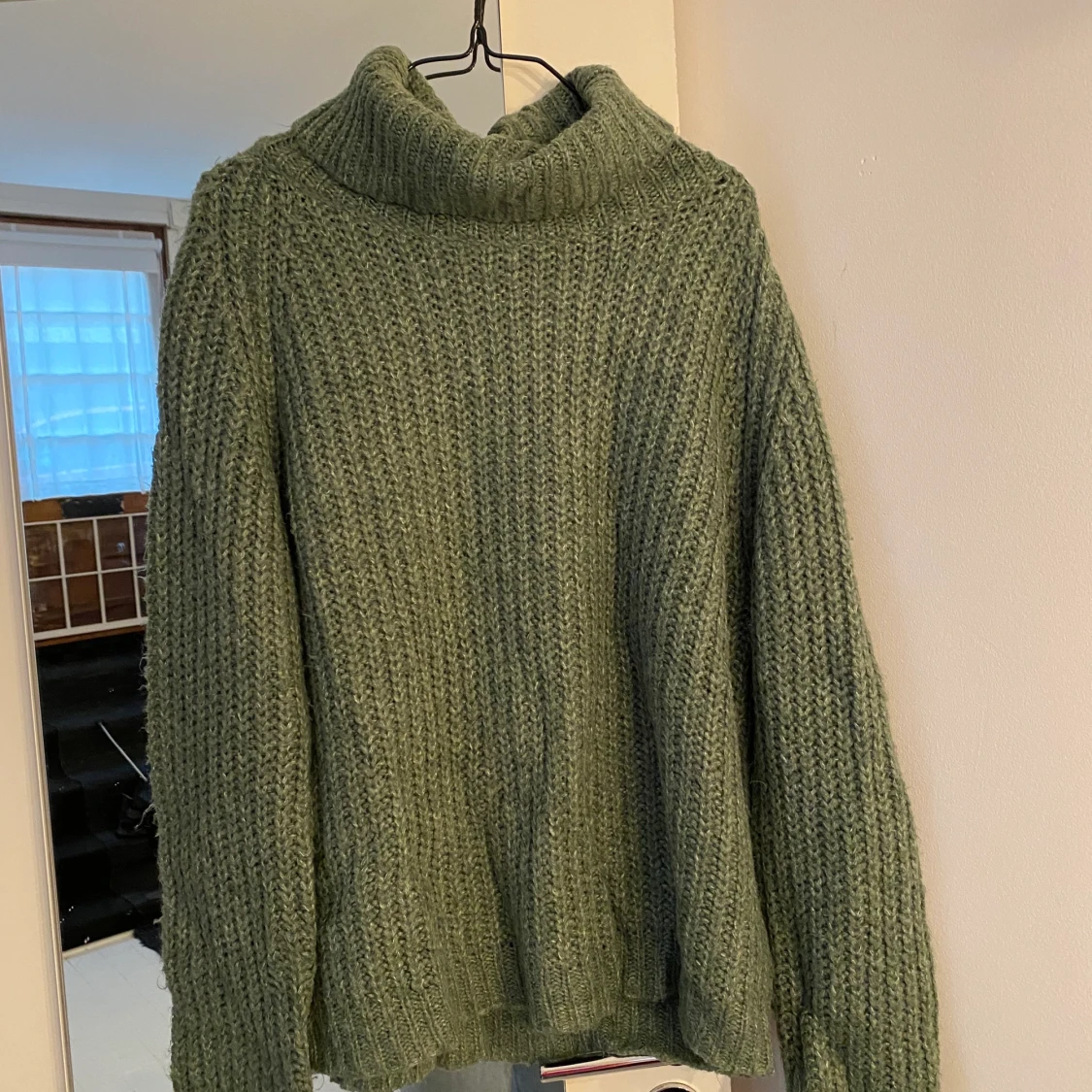 Grön stickad tröja 