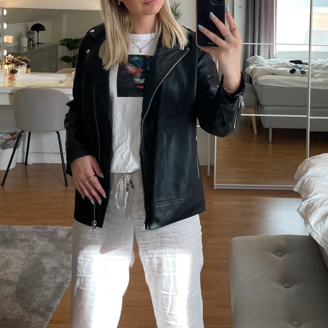 Oversized svart skinnjacka  - 90