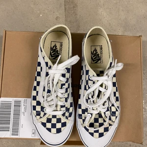 VANS BLACK BALL SF CHECKERBOARD BLÅ - Väldigt bra skick :)