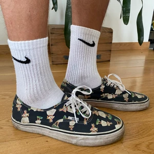 Vans - Använda vans med roligt mönster i storlek 44,5.