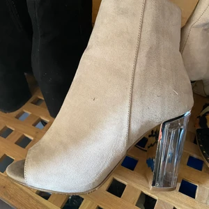 Klackskor  - Aldrig använda. Köptes för 399 