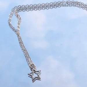 🌸Halsband🌸 - Egengjort stjärnhalsband i nickel köparen står för frakt😙