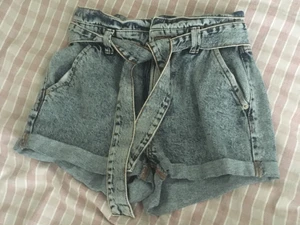 Shorts  - Ett par superduper fina shorts i storlek xs! Sååå fina men tyvärr lite små för mig ❤️ köparen står för frakt 