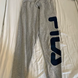 Fila - Ett par Fila byxor. Storlek xs. Finns i Växjö