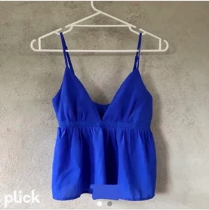 Blå bikbok topp💙 - ( Lägger ut igen pga. oseriös köpare ) 🤍Jag lägger ut toppen för samma pris som var näst högst budat🤍 !!Första bilden är lånad!! (Kom med bud privat)