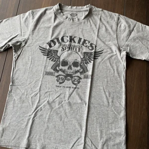 dickies t-shirt - Som ny, original dickies t-shirt 