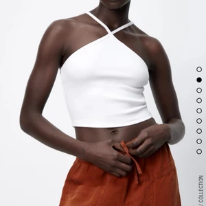 Ribbstickad topp från Zara - Fint linne, sparsamt använd, säljer pga att jag inte använder de längre 🥰 slut online