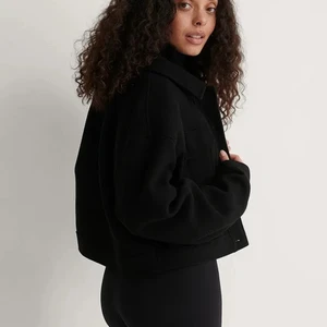 Höstjacka NA-KD - Jätte fin jacka men tyvärr inte min stil, använd 2 gånger <3