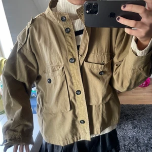 Grön höst jacka - Passar perfekt till hösten 🍂 