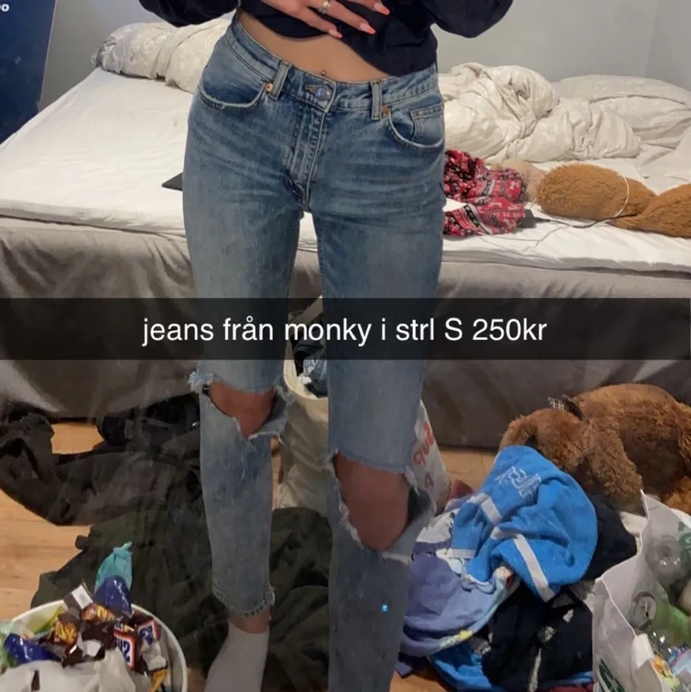 Superfina jeans i strl S. Säljer pga för stora för mig. 250kr . Jeans & Byxor.